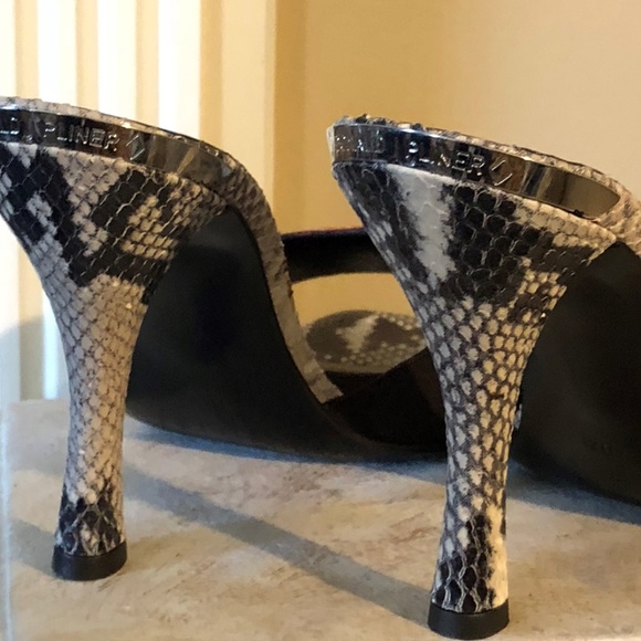 DONALD J PLINER MADE IN ITALY US 9 - Picture 2 of 6